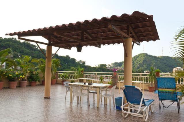 Oasis Hostel Puerto Vallarta Exterior photo